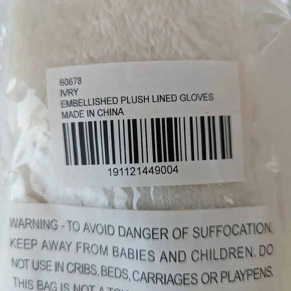 NWT Embellished Plush Gloves - Picture 2 of 3